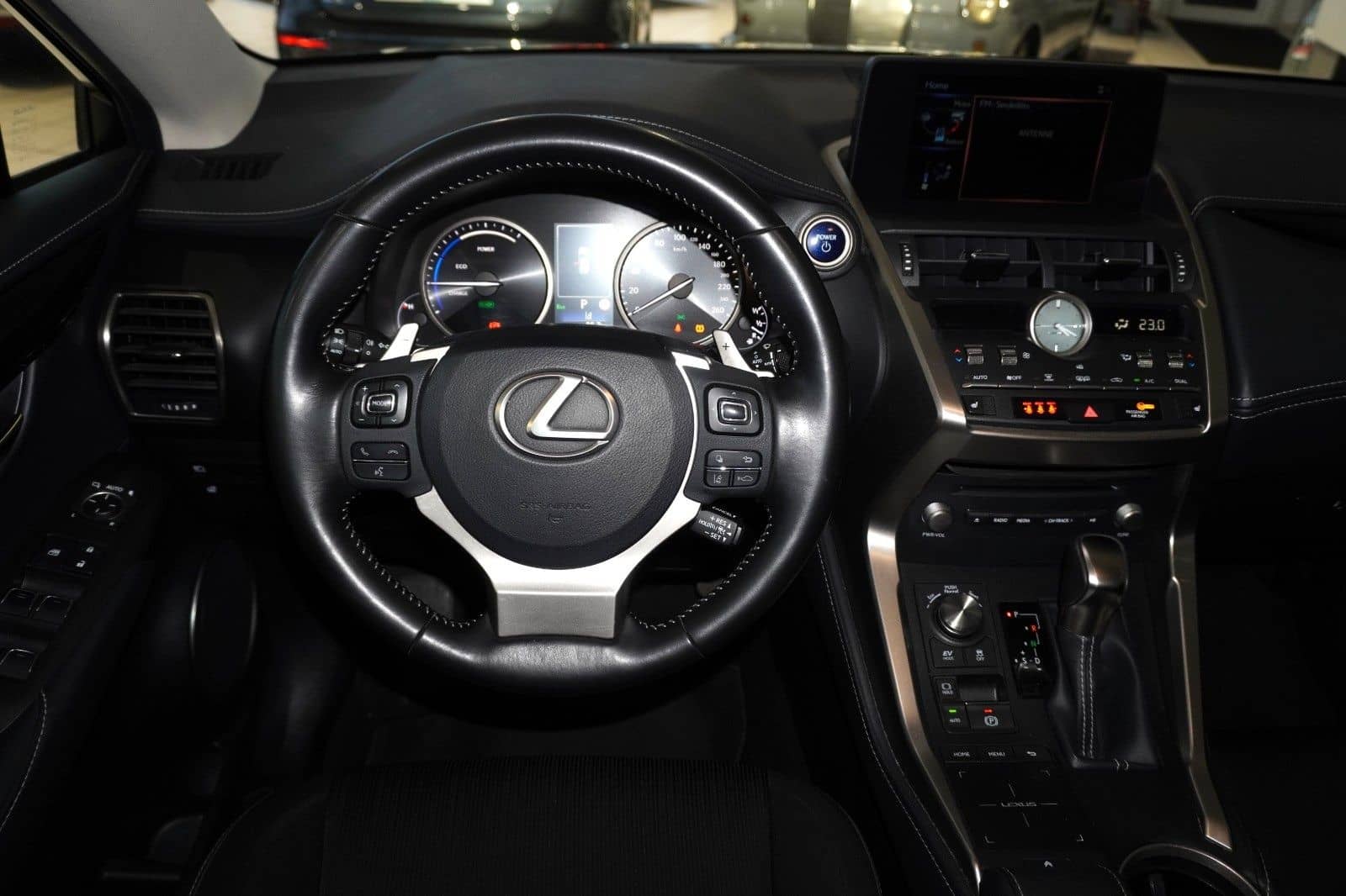 Lexus NX 300h Amazing Edition AHK LED Kamera foto 17