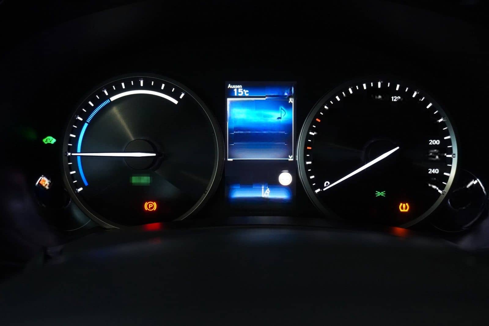 Lexus NX 300h Amazing Edition AHK LED Kamera foto 25