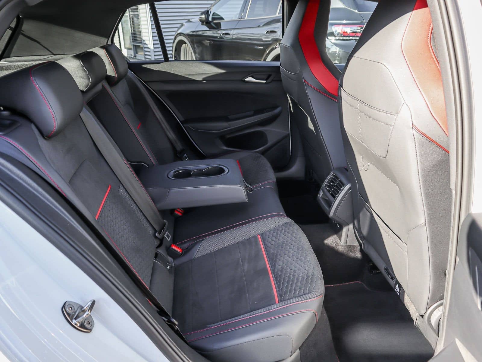 Volkswagen Golf VIII GTI Clubsport 2.0 TSI BlackStyle IQ.Li foto 15