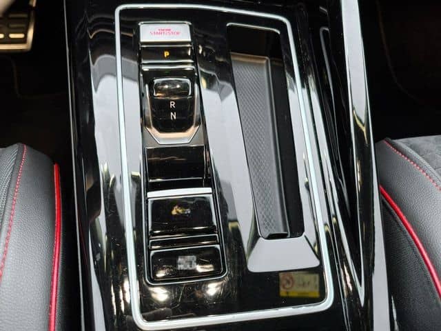 Volkswagen Golf VIII 2.0 TSI DSG GTI Clubsport Navi Pano Ka foto 15