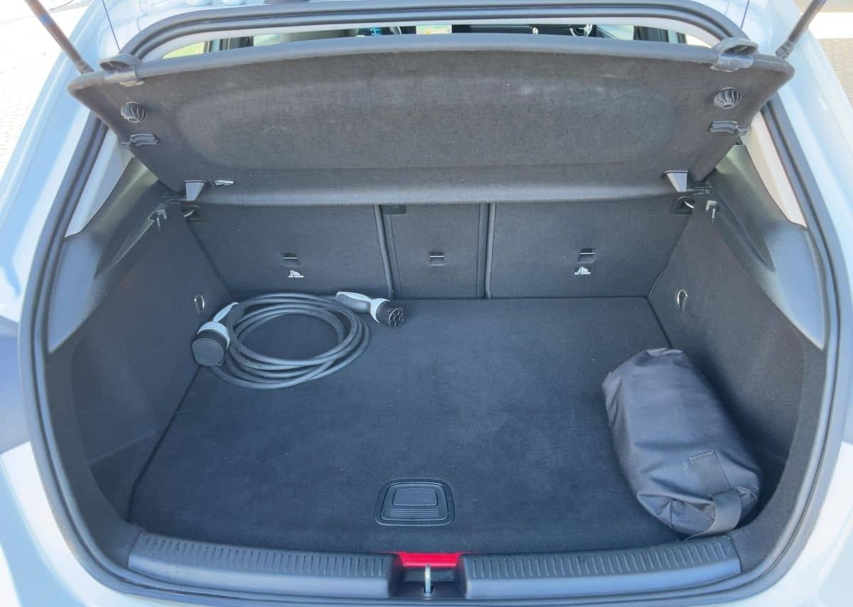 Mercedes-Benz A 250 e LED+SPIEGEL+SPUR+CARPLAY+KAMERA+TOTWINK. foto 9