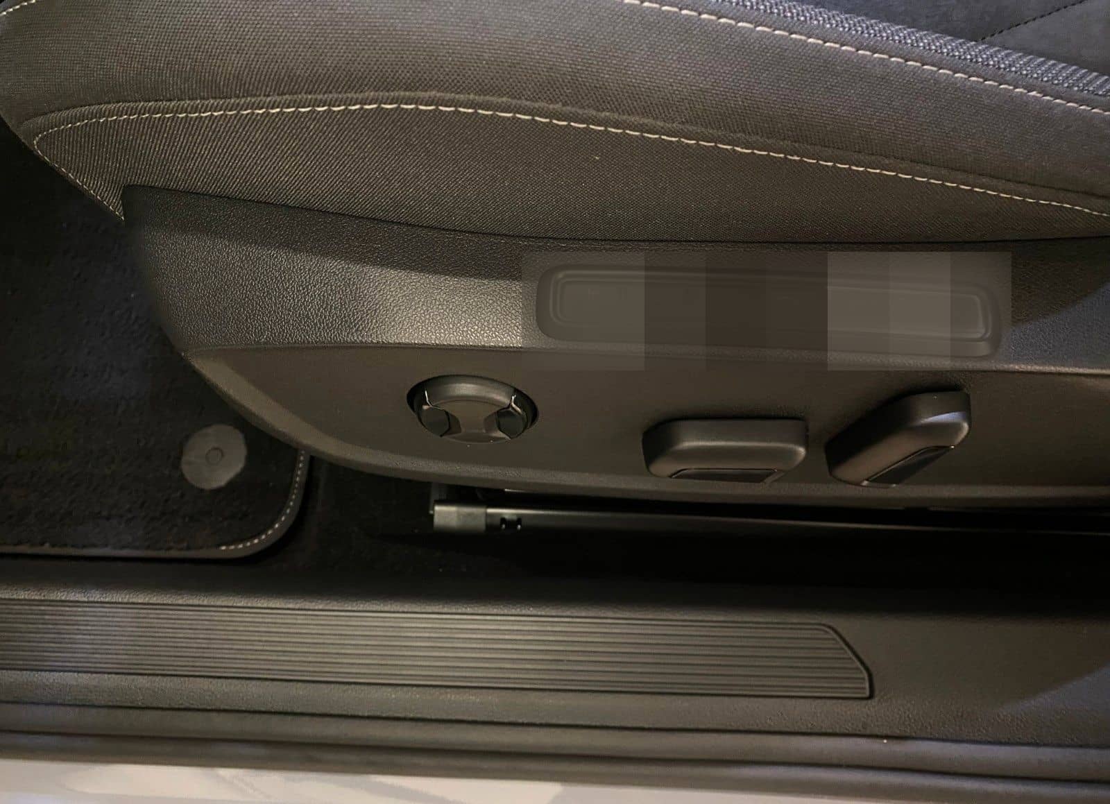 Volkswagen Golf Variant Style 1,5l eTSI 96kW DSG foto 16