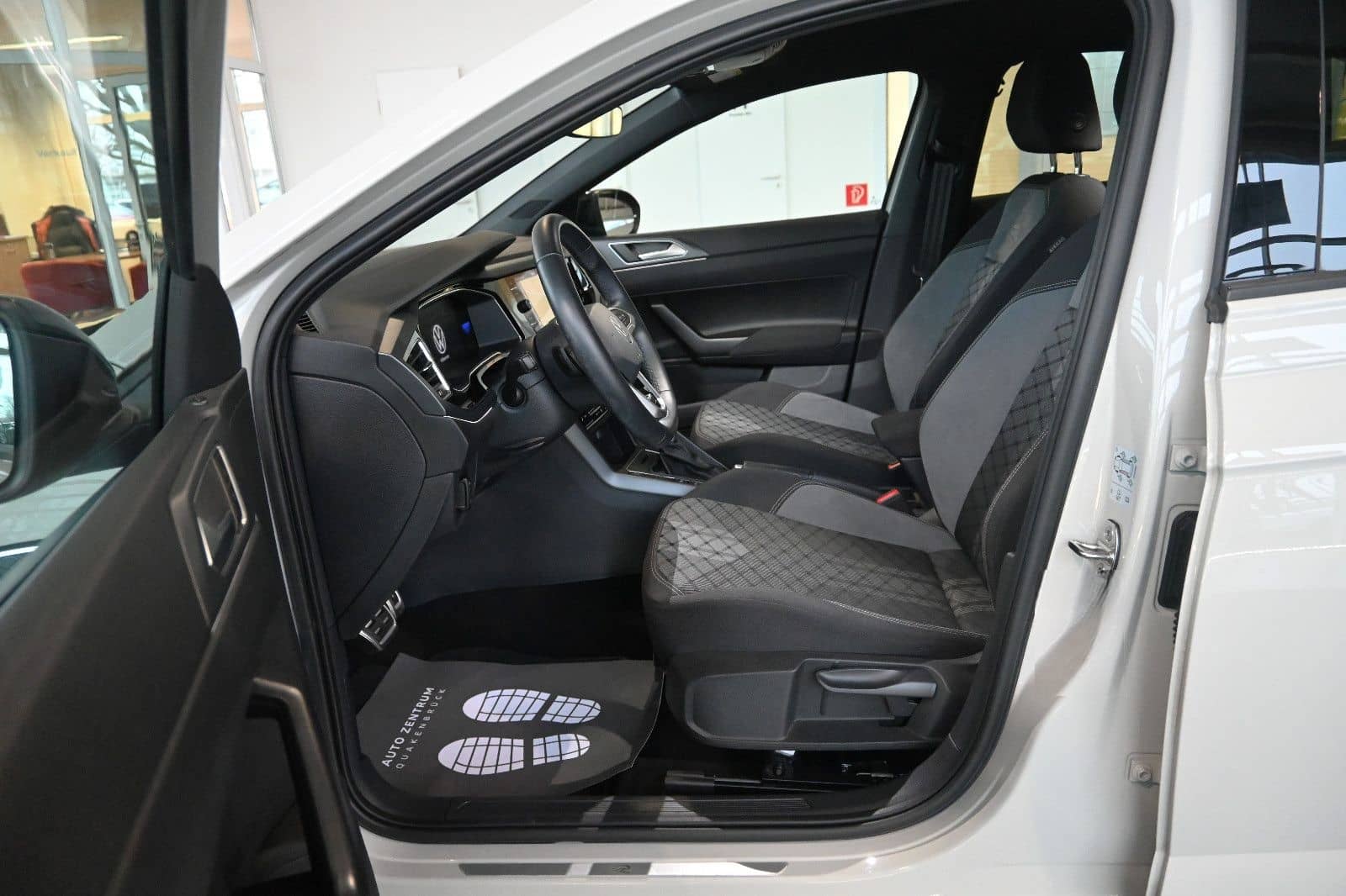 Volkswagen Taigo 1.0 TSI R-Line Black LED Navi Cam ACC 18" foto 12