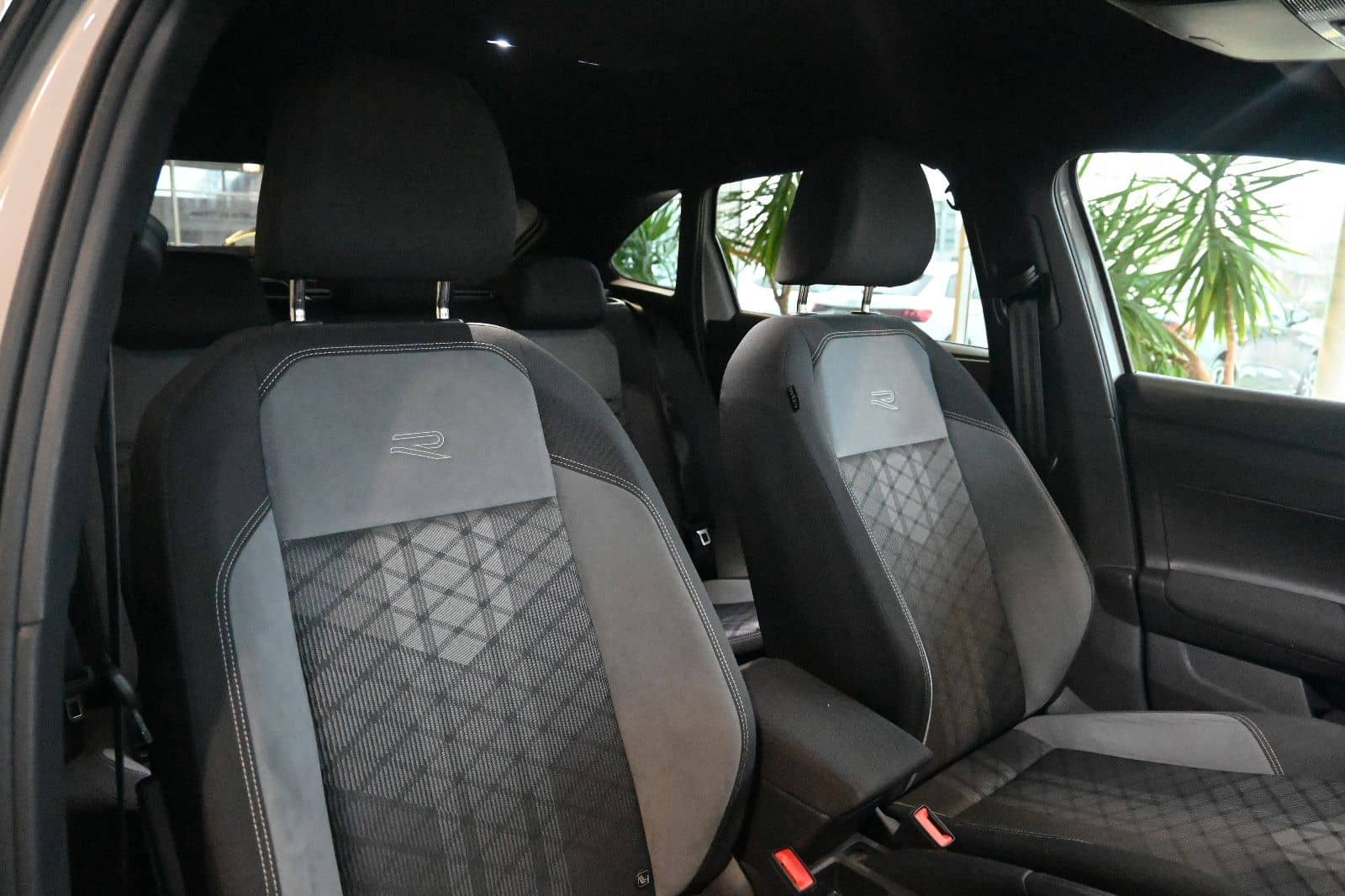 Volkswagen Taigo 1.0 TSI R-Line Black LED Navi Cam ACC 18" foto 21