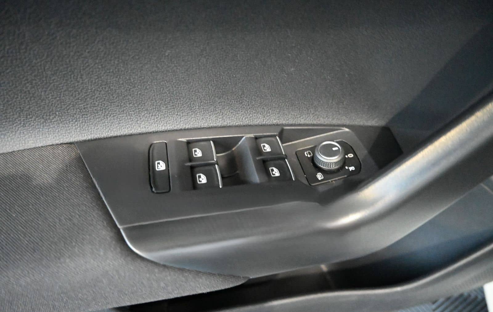 Volkswagen Taigo 1.0 TSI R-Line Black LED Navi Cam ACC 18" foto 23