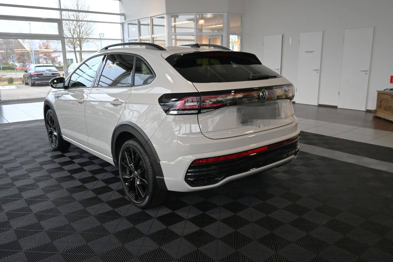 Volkswagen Taigo 1.0 TSI R-Line Black LED Navi Cam ACC 18" foto 4