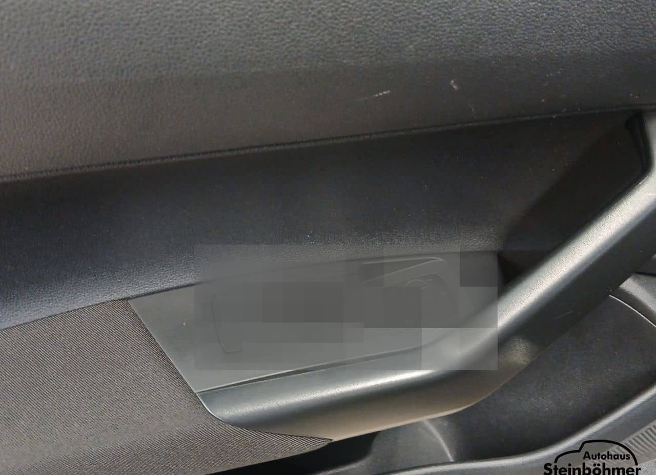 Volkswagen Taigo Style 1.0TSI DSG IQ.Light NAV SHZ RearView foto 15