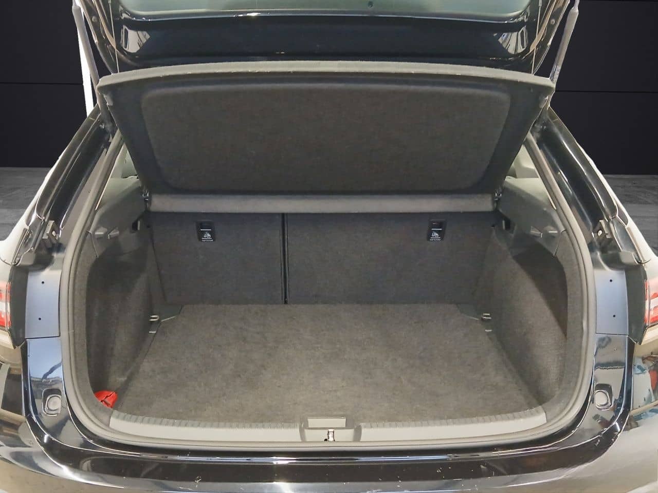 Volkswagen Taigo Style 1.0TSI DSG IQ.Light NAV SHZ RearView foto 6