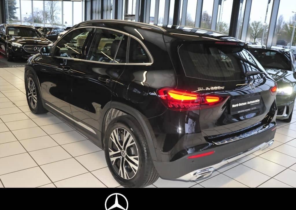 Mercedes-Benz GLA 200 d PROGRESSIVE DISTRONIC AHK MBUX KLIMA foto 4