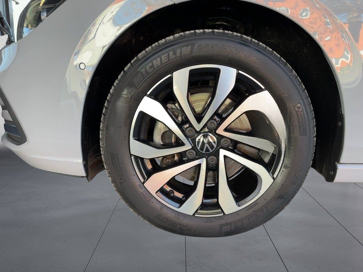 Volkswagen Golf VIII Active 1.5 TSI LED HUD KAM STANDHZG foto 12