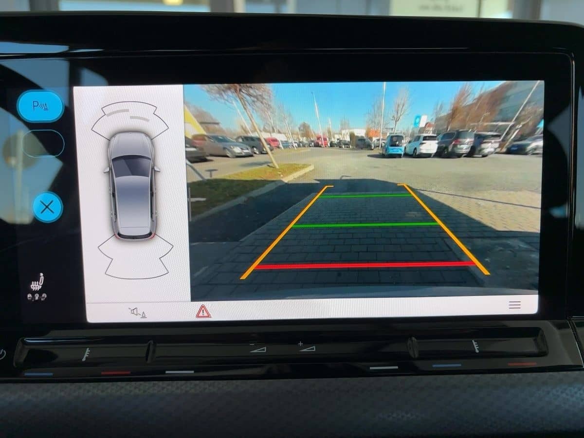 Volkswagen Golf VIII Active 1.5 TSI LED HUD KAM STANDHZG foto 13