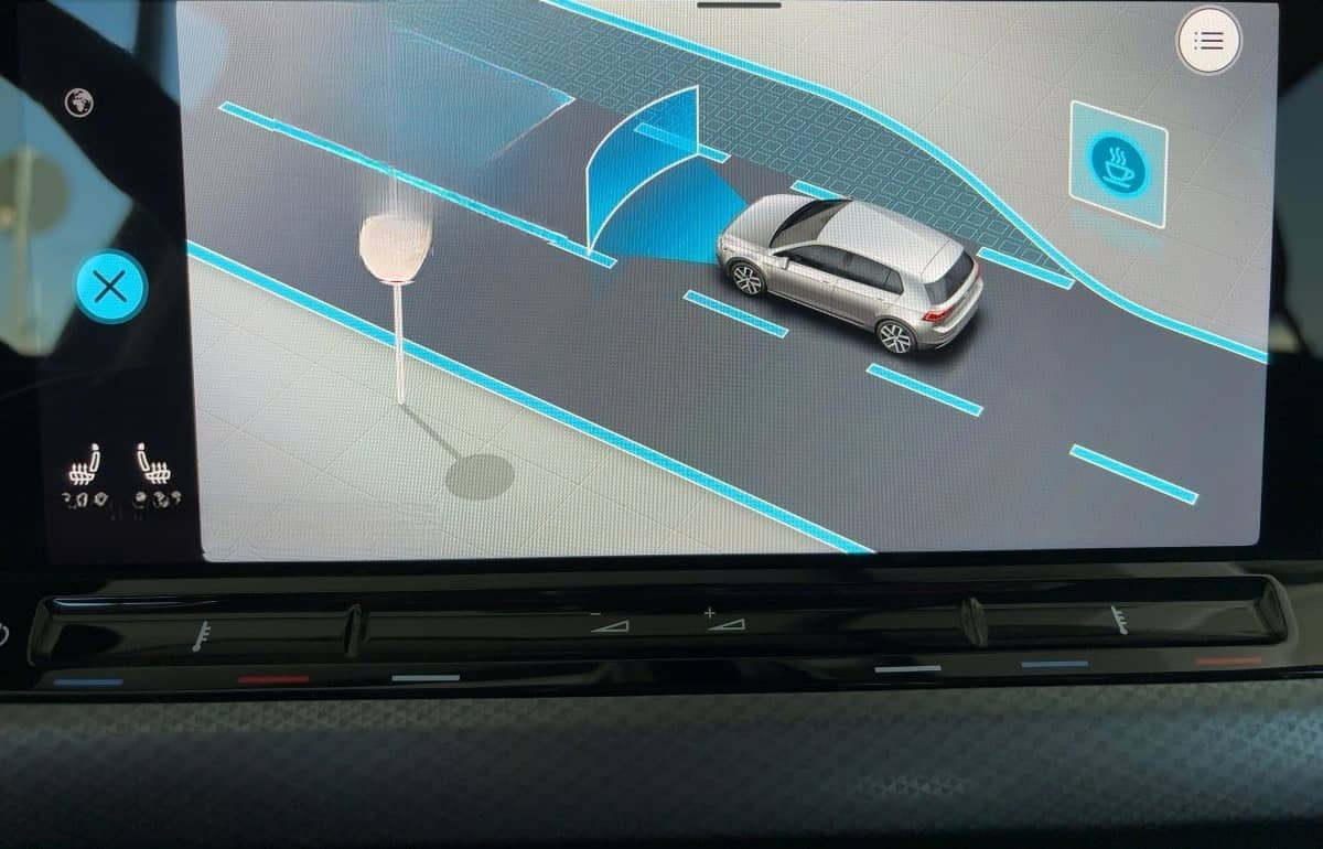 Volkswagen Golf VIII Active 1.5 TSI LED HUD KAM STANDHZG foto 17