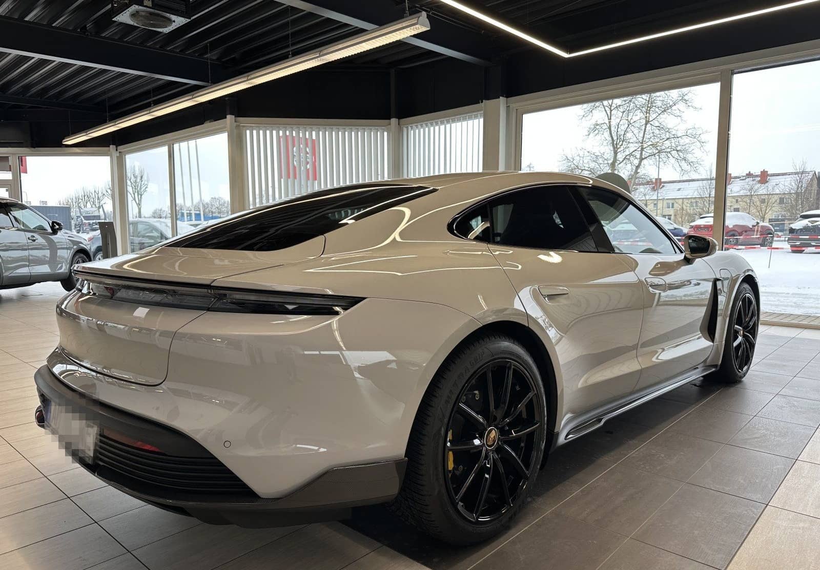 Porsche Taycan Turbo S/KREIDE/CARBON/CERAMIC/ foto 5