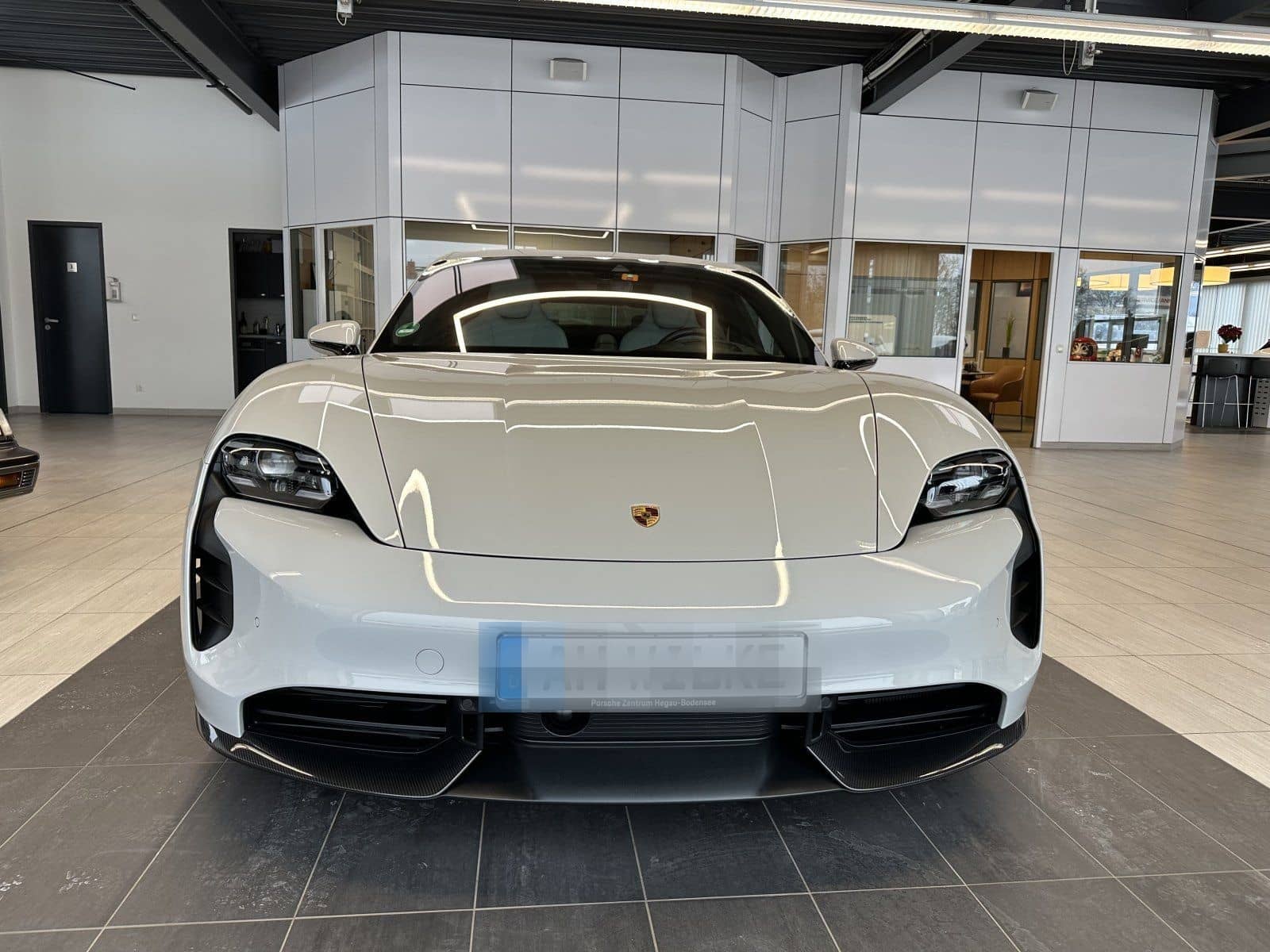 Porsche Taycan Turbo S/KREIDE/CARBON/CERAMIC/ foto 8