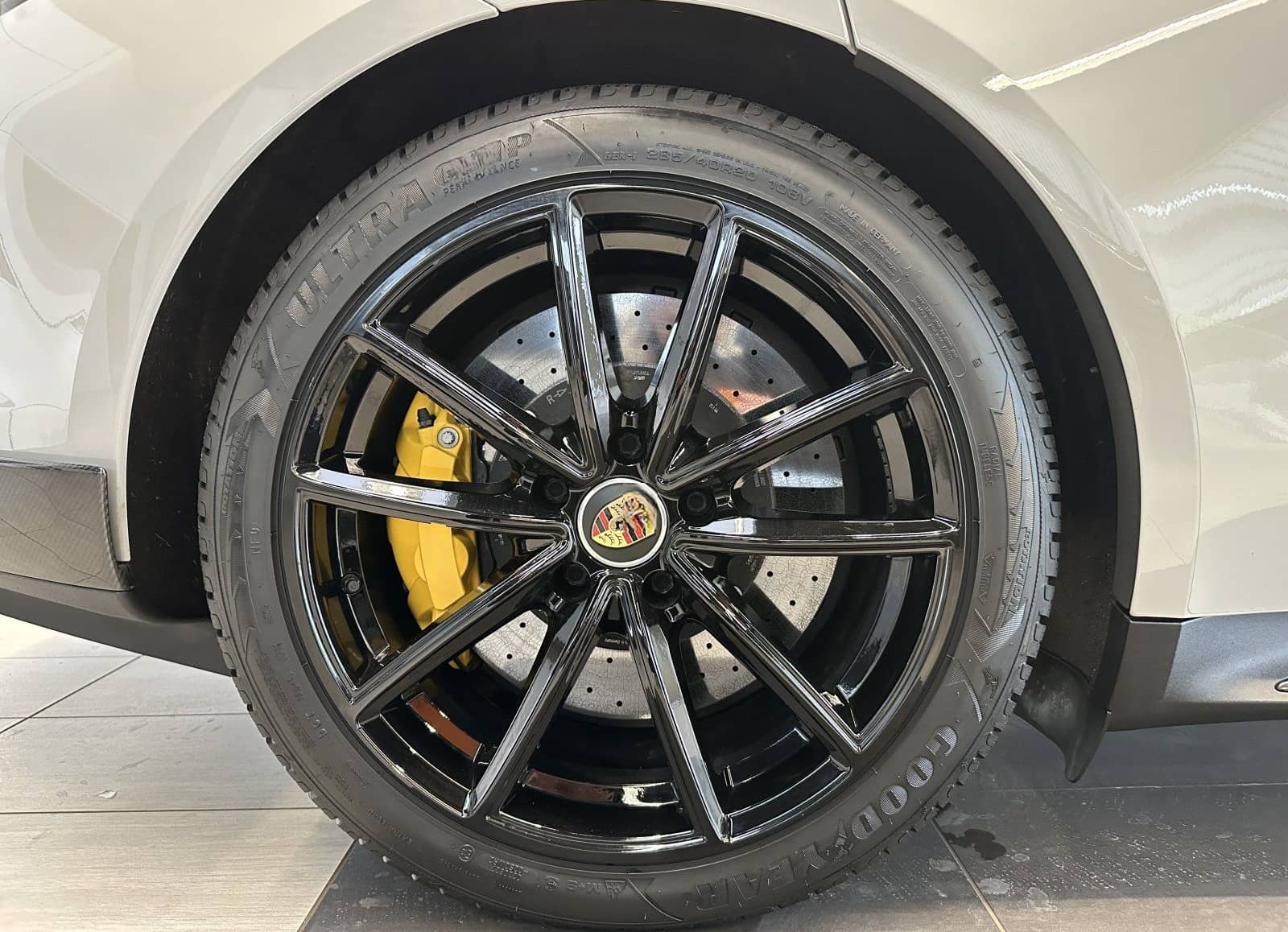 Porsche Taycan Turbo S/KREIDE/CARBON/CERAMIC/ foto 10