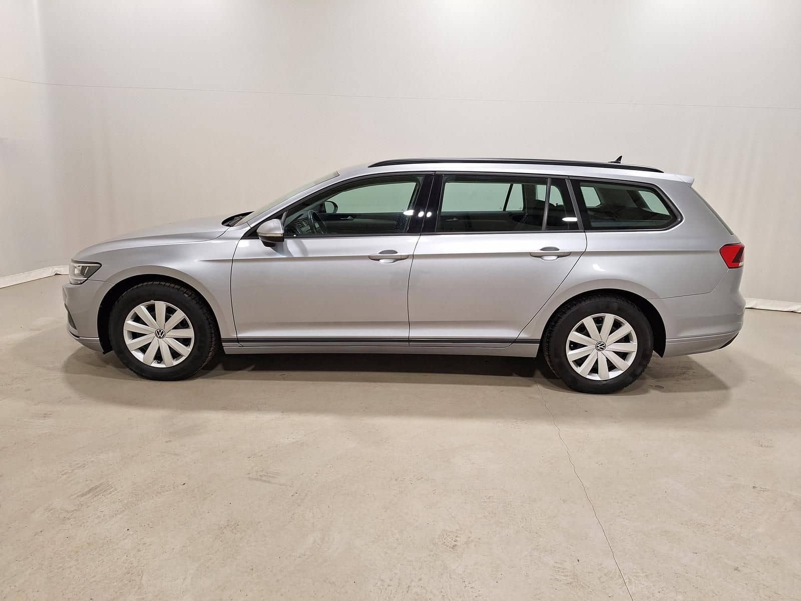 Volkswagen Passat Variant 1.5 TSI Conceptline LED|Navi|RFK foto 3