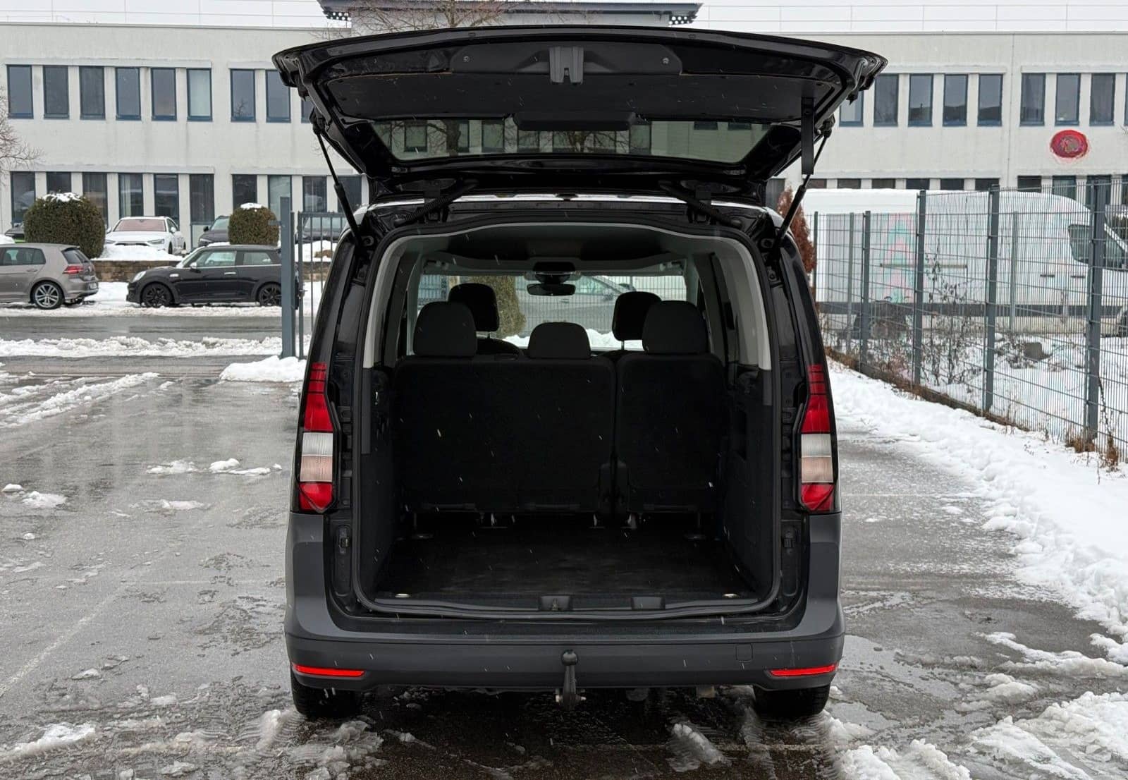 Volkswagen Caddy Maxi 2,0 TDI*KAMERA*DAB*AHK*WINTERPAKET* foto 9