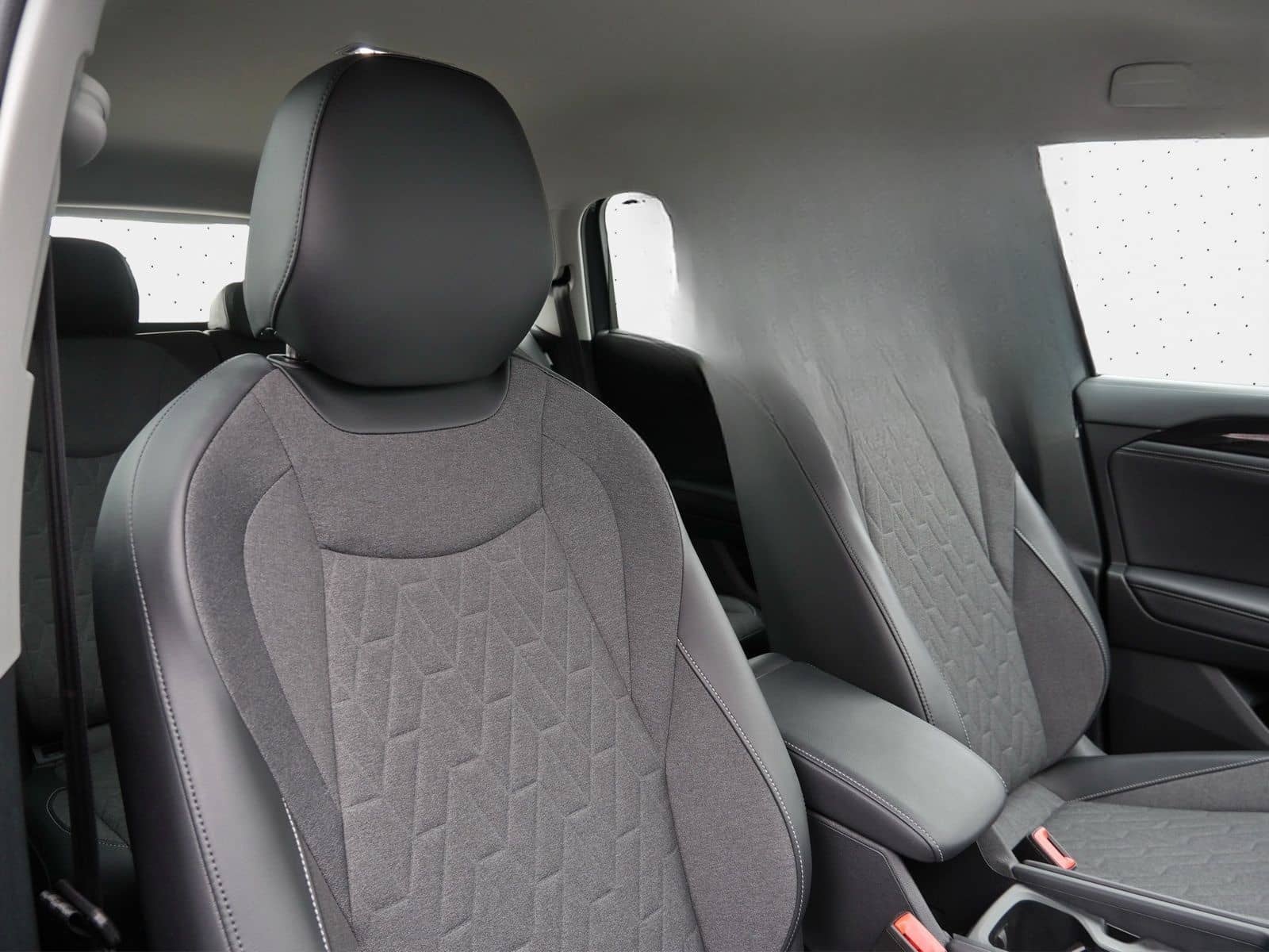 Volkswagen Tayron Life 1.5 eTSI AHK*LED*H&K*HuD*RFK*Digital foto 13