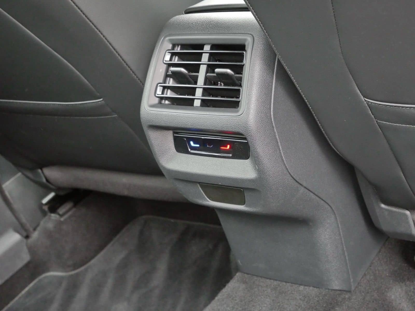 Volkswagen Tayron Life 1.5 eTSI AHK*LED*H&K*HuD*RFK*Digital foto 20