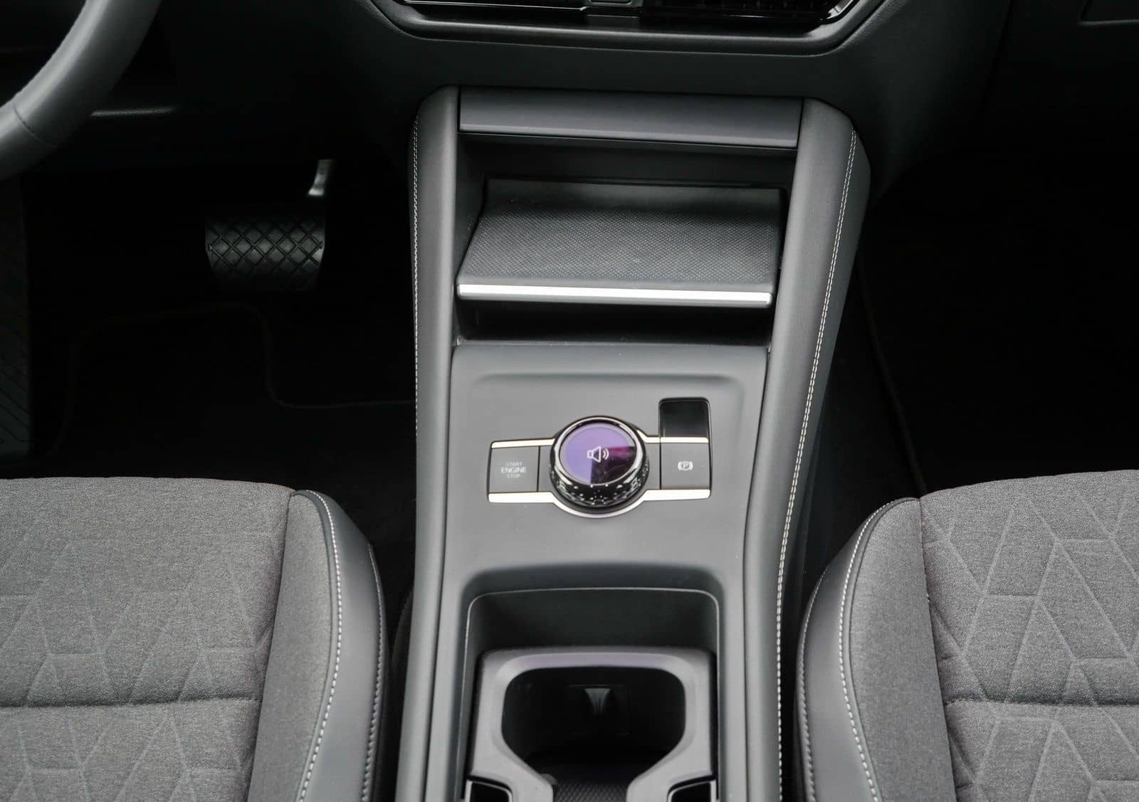 Volkswagen Tayron Life 1.5 eTSI AHK*LED*H&K*HuD*RFK*Digital foto 9