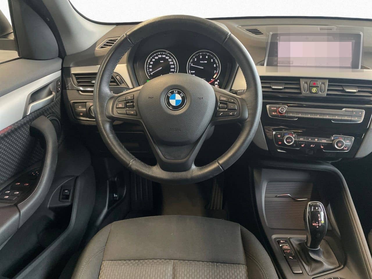 BMW X1 sDrive18i Advantage AHK,LED,ParkAss,Navi,SHZ foto 12