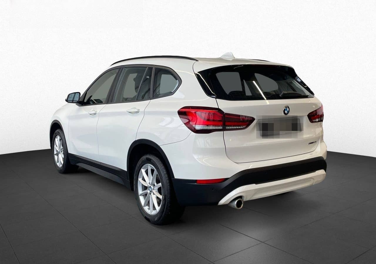 BMW X1 sDrive18i Advantage AHK,LED,ParkAss,Navi,SHZ foto 6