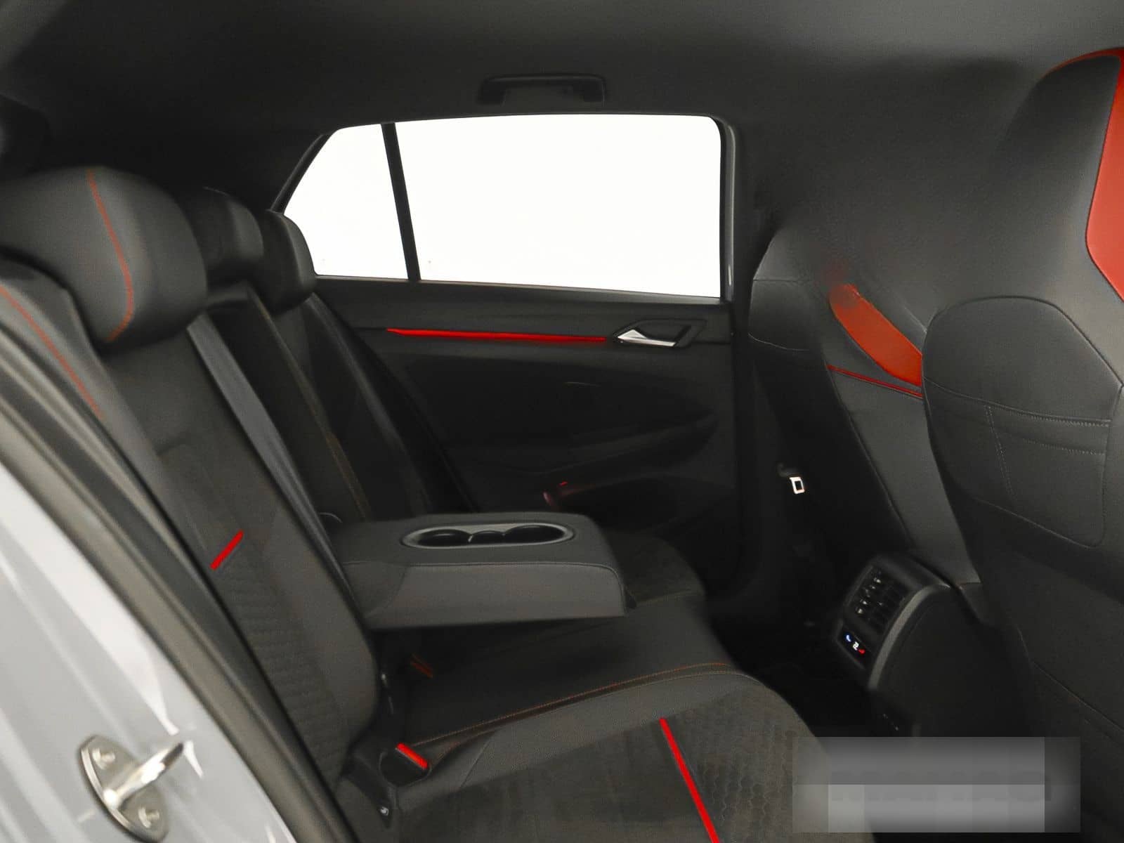 Volkswagen Golf VIII GTI Clubsport 2.0 TSI LED+ Navi ParkPi foto 15