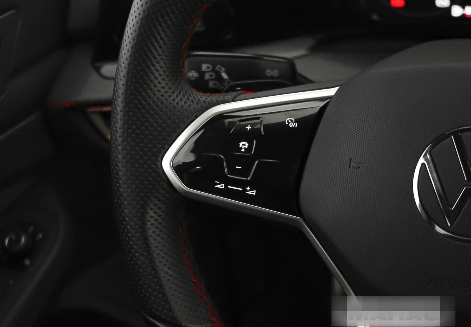 Volkswagen Golf VIII GTI Clubsport 2.0 TSI LED+ Navi ParkPi foto 24