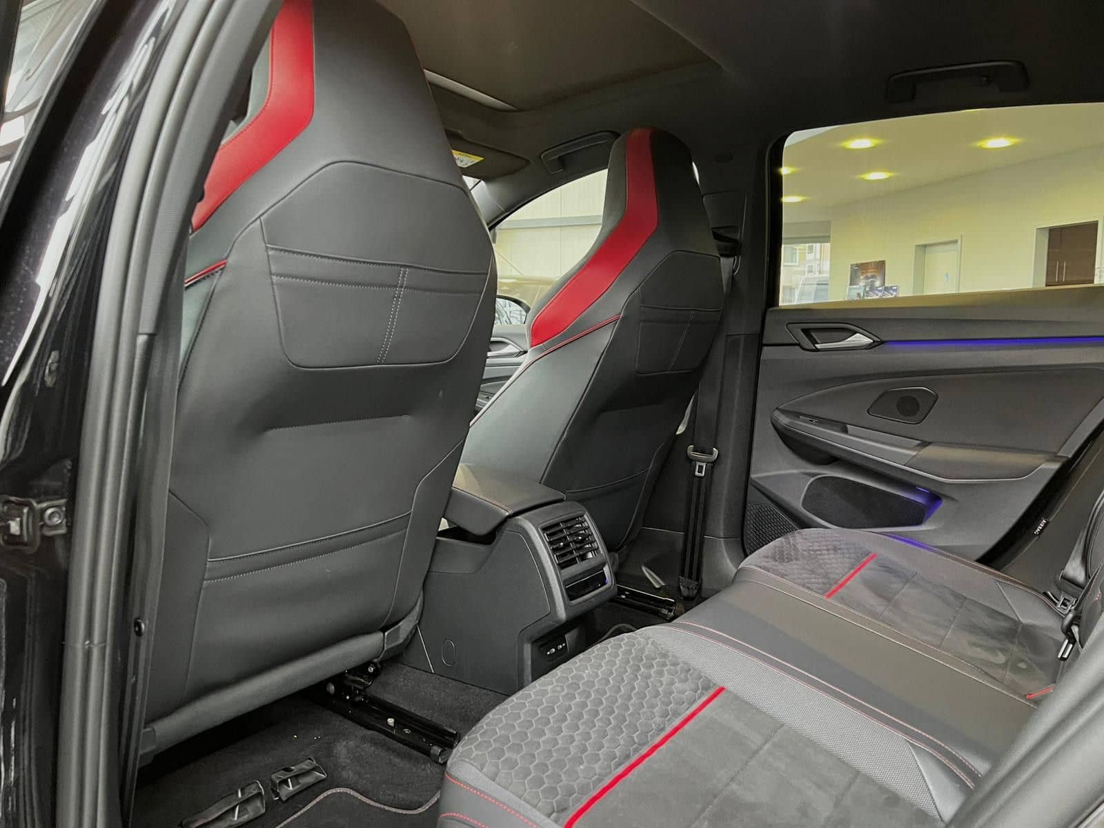 Volkswagen Golf VIII GTI Clubsport 45 2.0 TSI"Matrix/H&K" foto 20