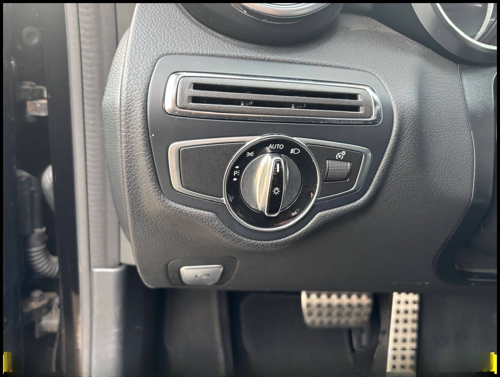 Mercedes-Benz C 180 Coupe SHZ*NAVI*Burmester*AMG foto 25