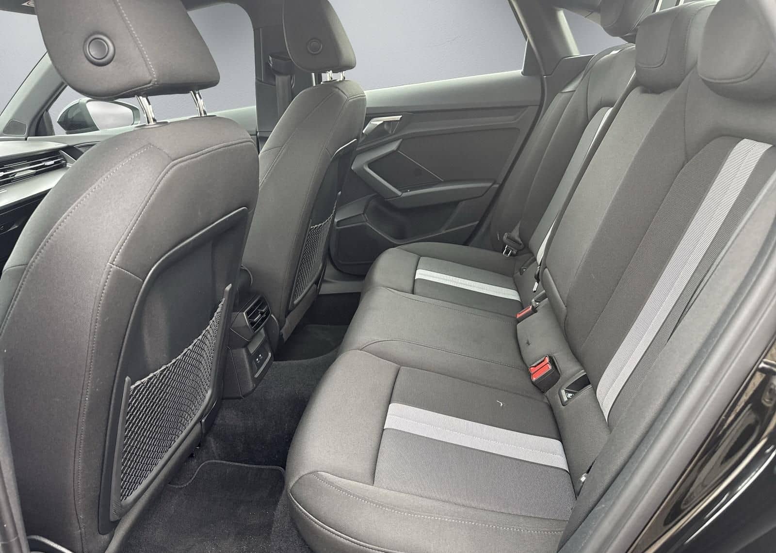 Audi A3 Lim 30 TFSI ADVANCED*NAVI*ViCo*KESSY*AHK*LED* foto 13