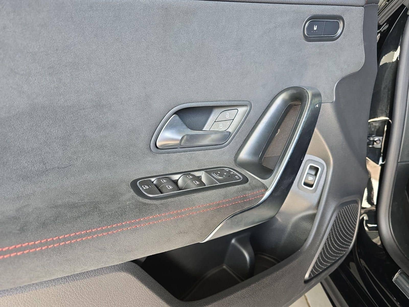 Mercedes-Benz CLA 200 AMG ENp 56000 Night Pano KGo Kam. Winter foto 17