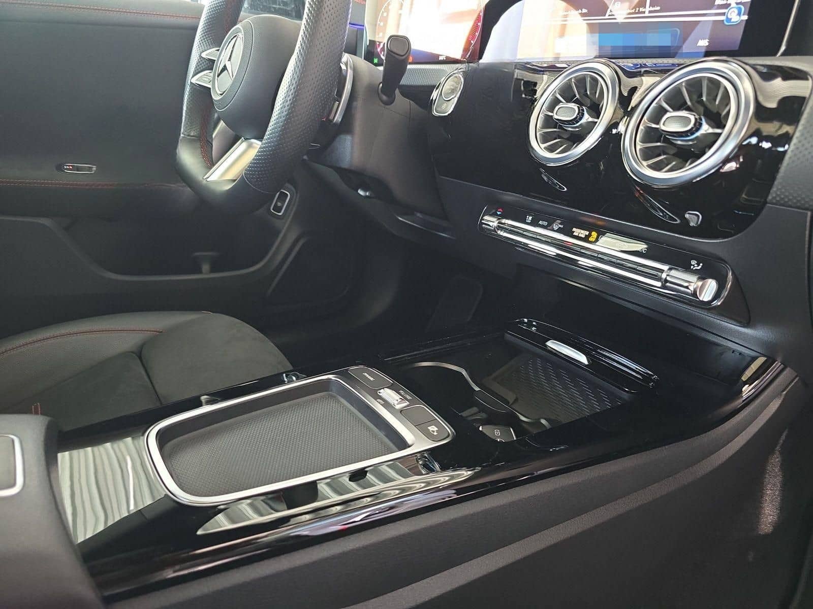 Mercedes-Benz CLA 200 AMG ENp 56000 Night Pano KGo Kam. Winter foto 10