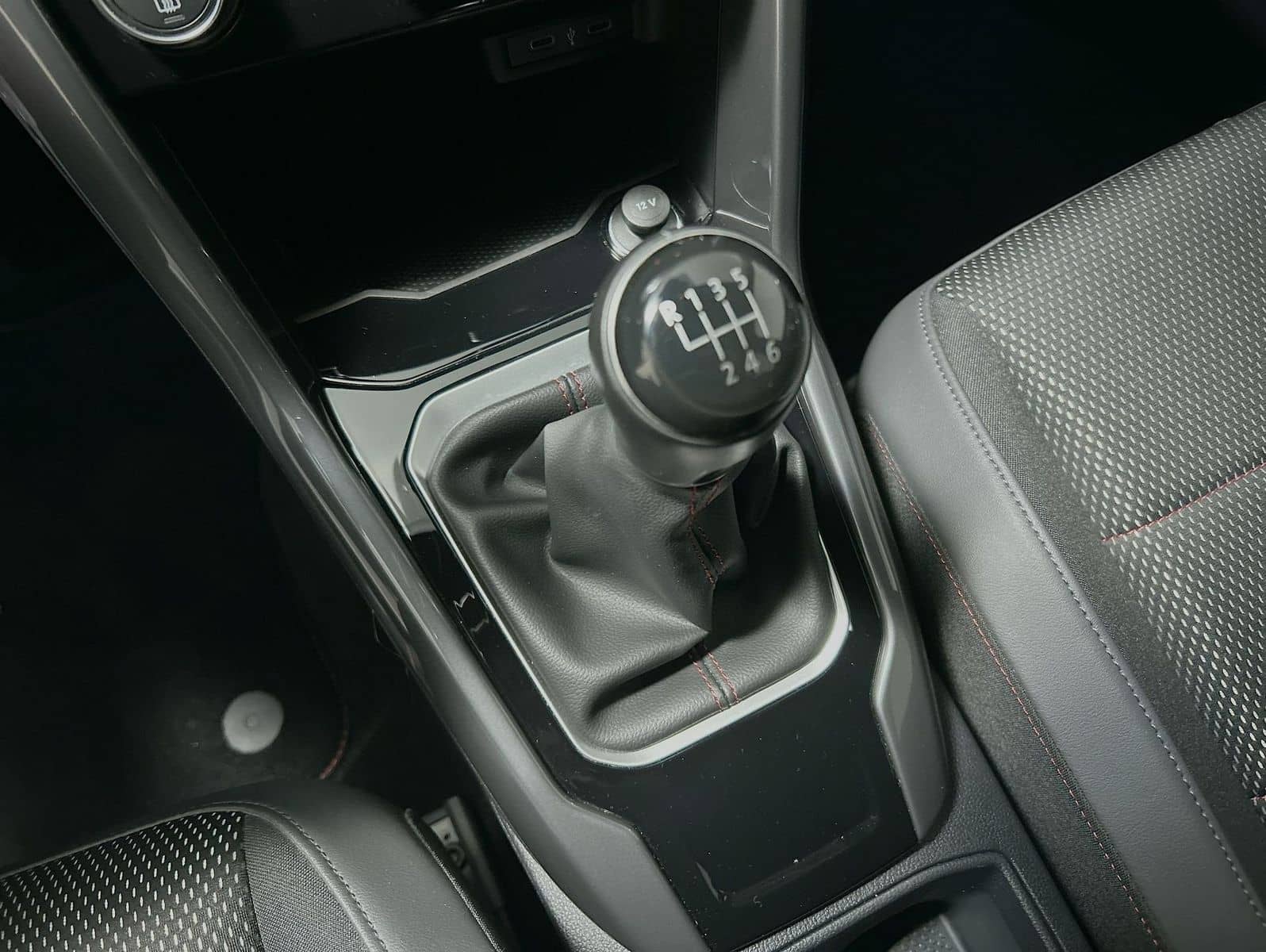 Volkswagen T-Roc 1.5 TSI Sport foto 19