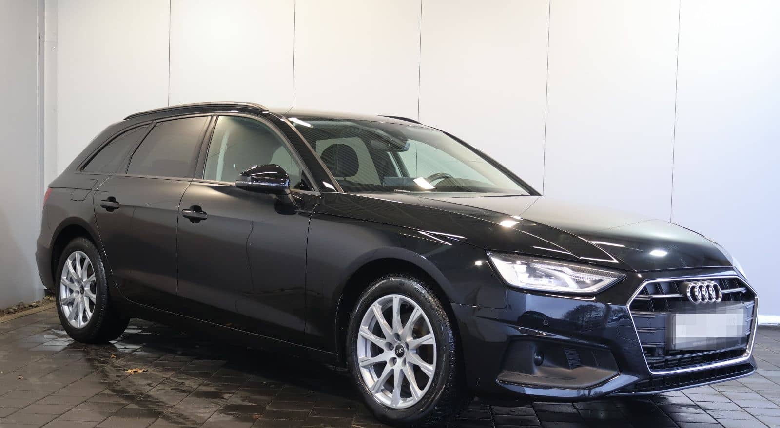 Audi A4 Avant 35 TFSI CARPLAY+KEY+LED+LANE+17" foto 3