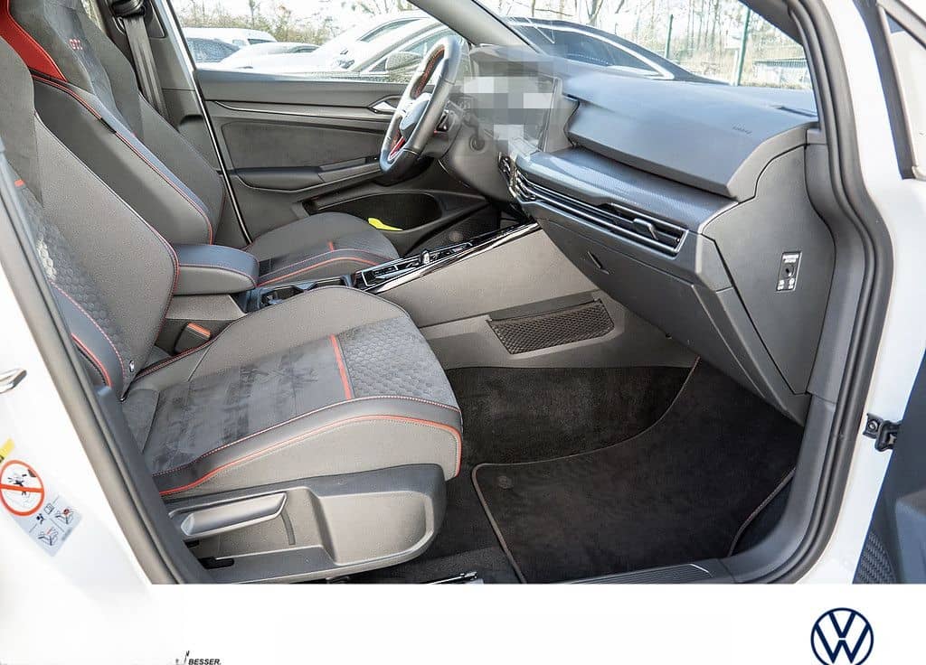 Volkswagen Golf VIII GTI 2.0 TSI DSG CLUBSPORT LED NAVI foto 2