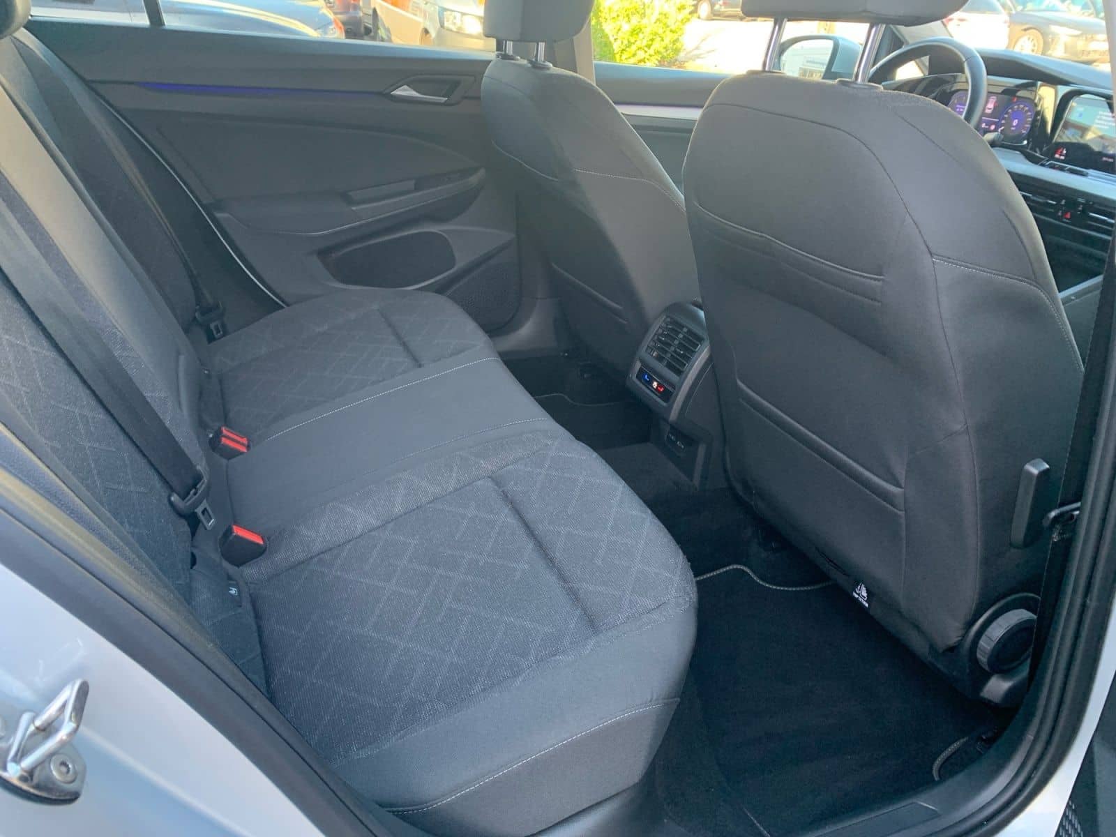 Volkswagen Golf Variant Life 2.0 TDI DSG 3,99% AHK NAV APP foto 12