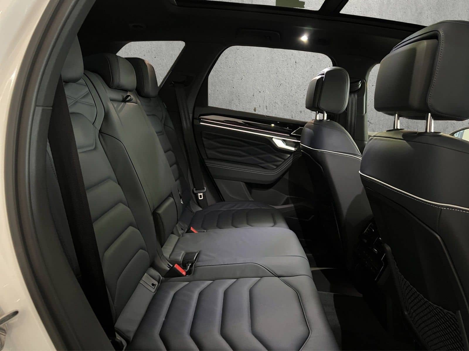 Volkswagen Touareg V6 3.0 TDI 210 kW 4Motion R-Line foto 18