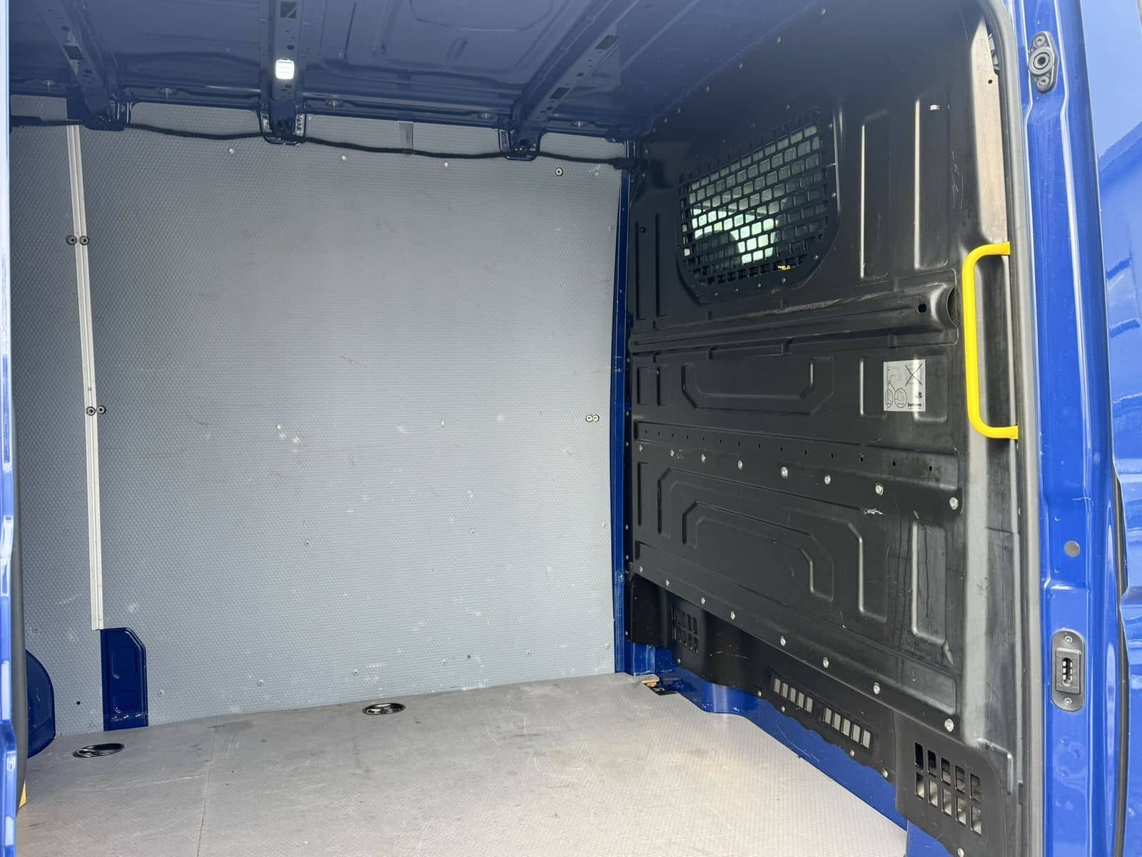 Volkswagen Crafter Kasten 35 MR L2H1 Klima*Standheizung*PDC foto 8