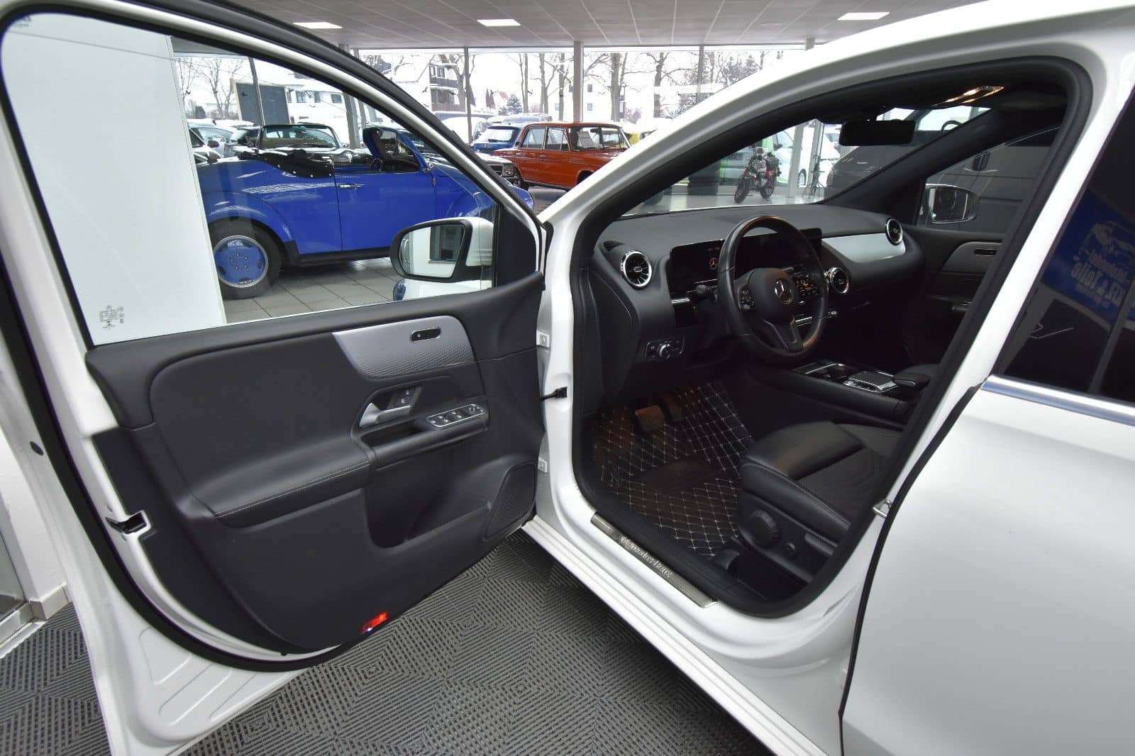 Mercedes-Benz B 200 NAVI SHZ RFK LED TEMP 72t km foto 19