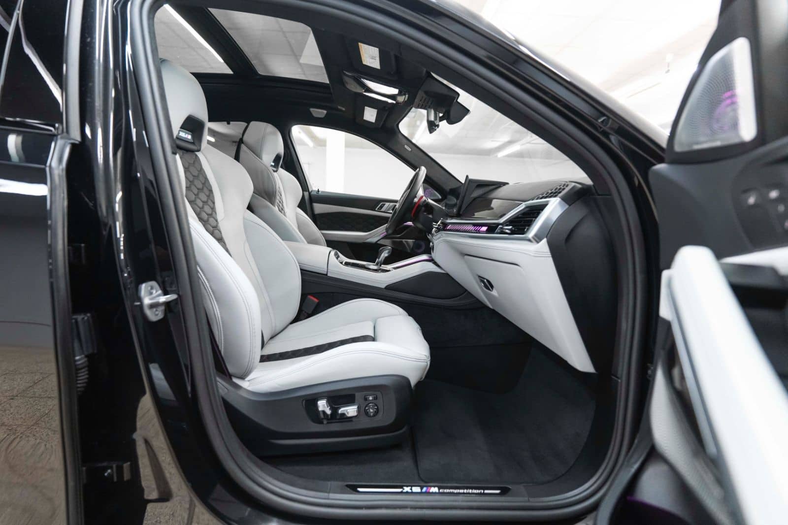 BMW X6 M Competition B&W SKY LOUNGE 360° M+S foto 6