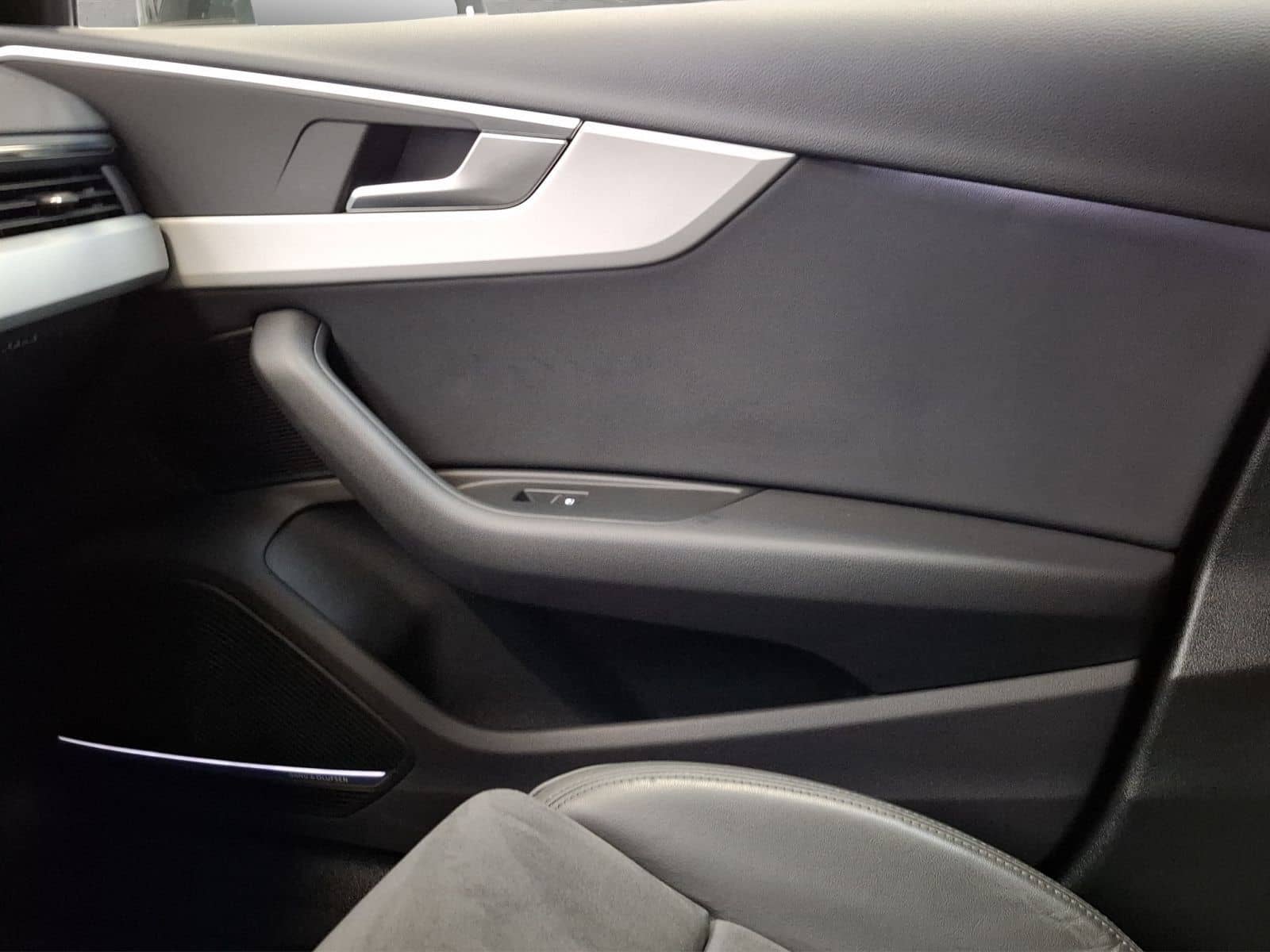 Audi A4 Avant Advanced 40 TDI 150(204) kW(PS) S troni foto 17