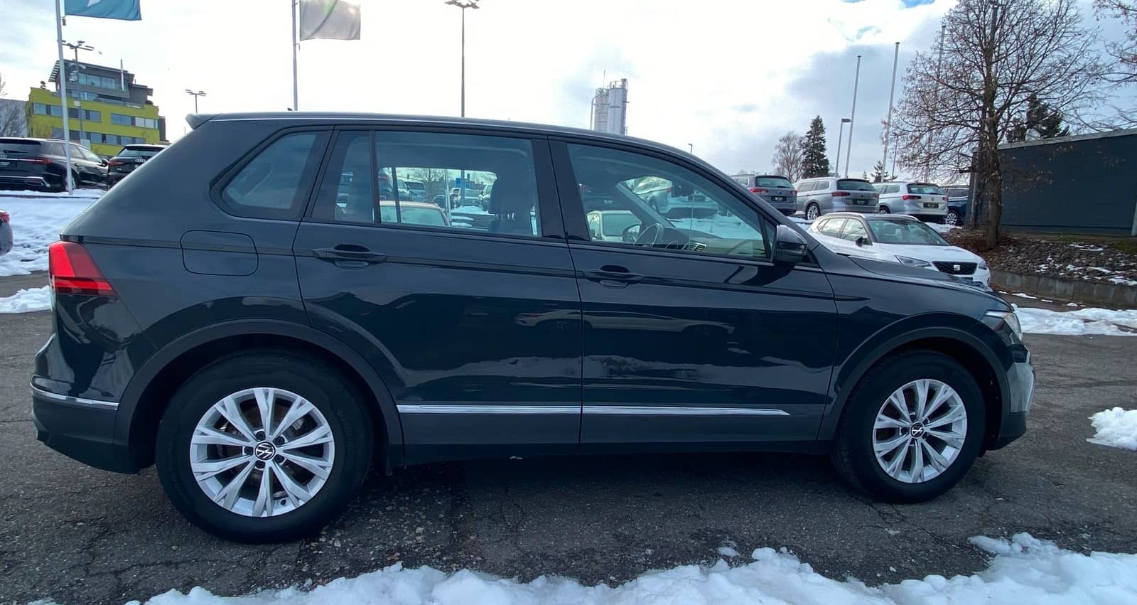 Volkswagen Tiguan 1.5 TSI AHK NAVI PDC LED SHZ KLIMA 17" foto 7