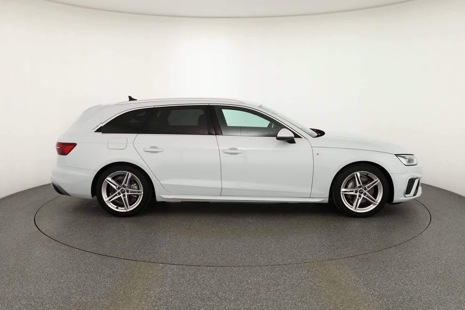 Audi A4 Avant 40 TDI S-Line quattro Aut. LED ACC Navi foto 6