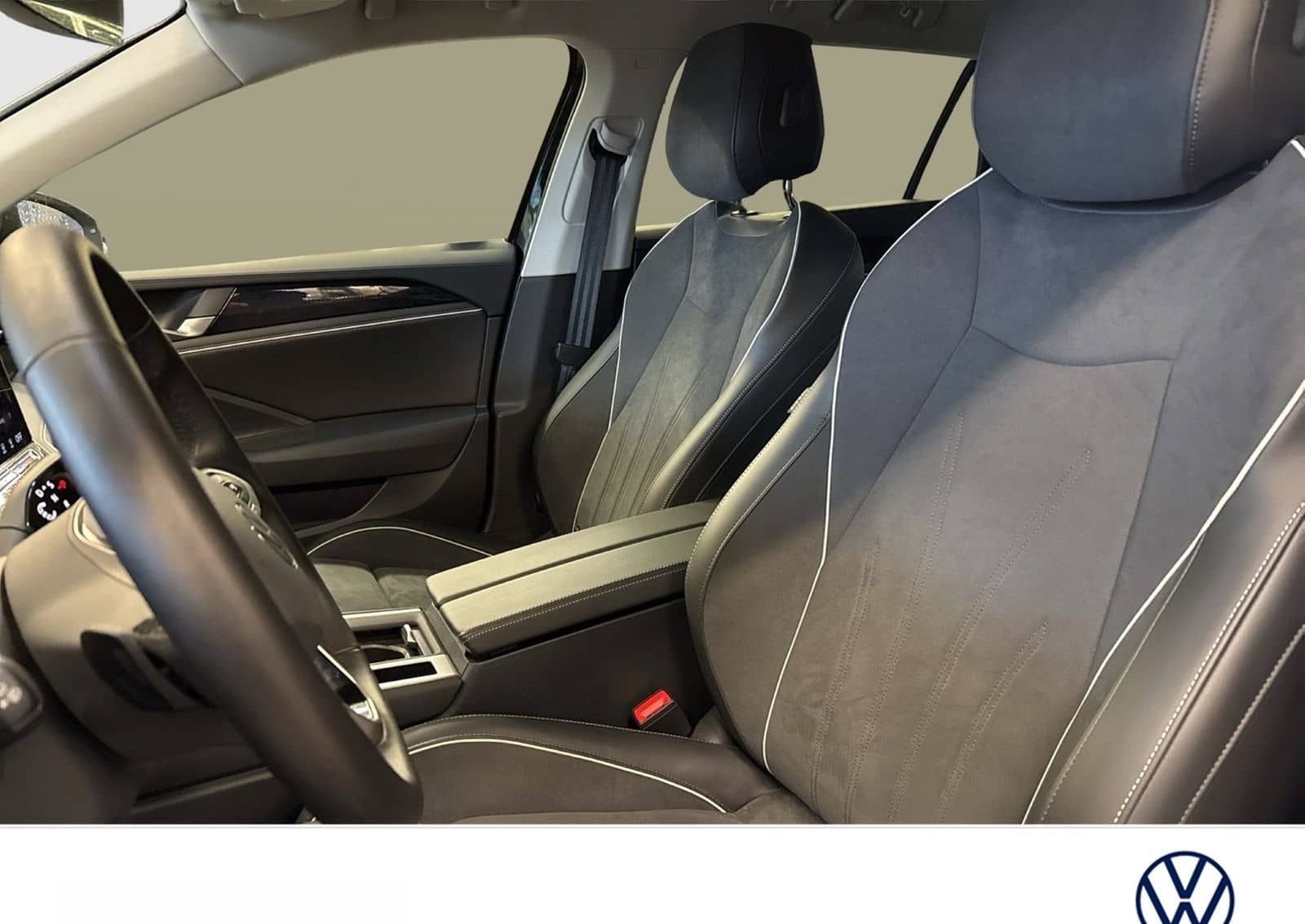 Volkswagen Passat Variant 1.5 HYBRID BUSINESS AHK CAM ACC foto 8