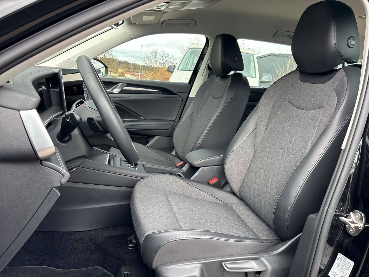 Volkswagen Tayron Life eTSI CarPlay/AHK/ACC/Kamera/LED/Navi foto 13