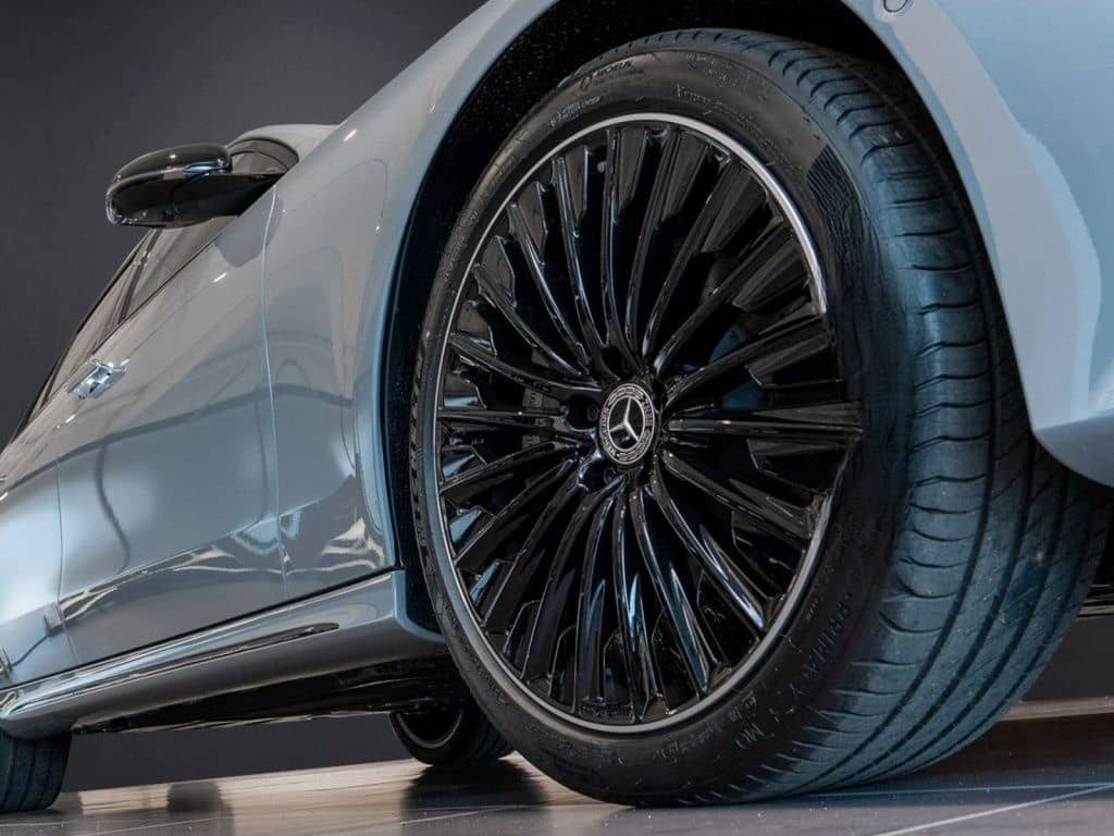 Mercedes-Benz E 300 e Limousine AMG Pano MBUX digital AHK foto 3