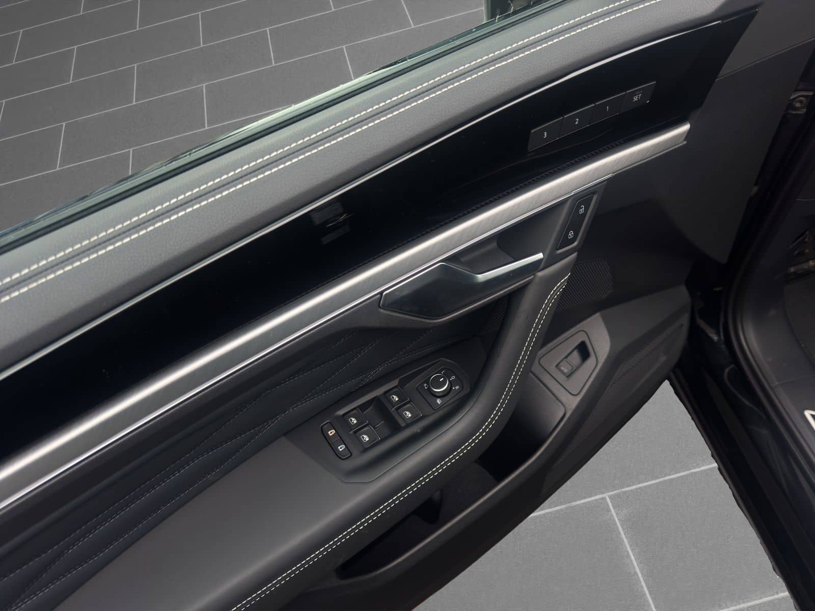 Volkswagen Touareg "FINAL EDITION" R-Line, BlackStyle, AHK, foto 12