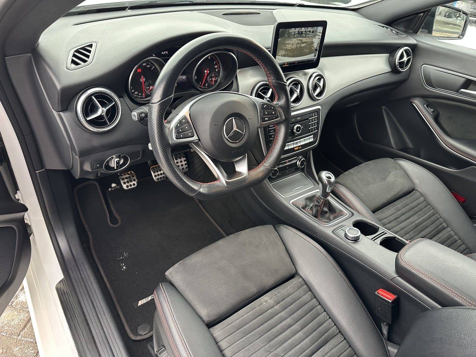 Mercedes-Benz CLA 200 SB AMG LINE/NIGHT/KAMERA/AHK foto 15