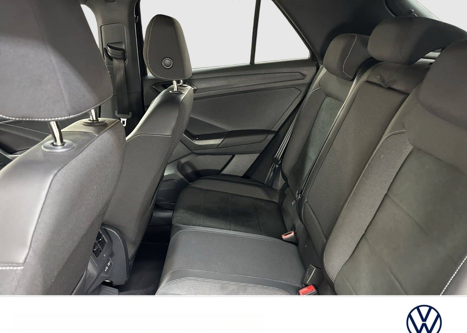 Volkswagen T-Roc 1.0 R-LINE CAM ACC NAVI LM17 LED+ CARPLAY foto 9